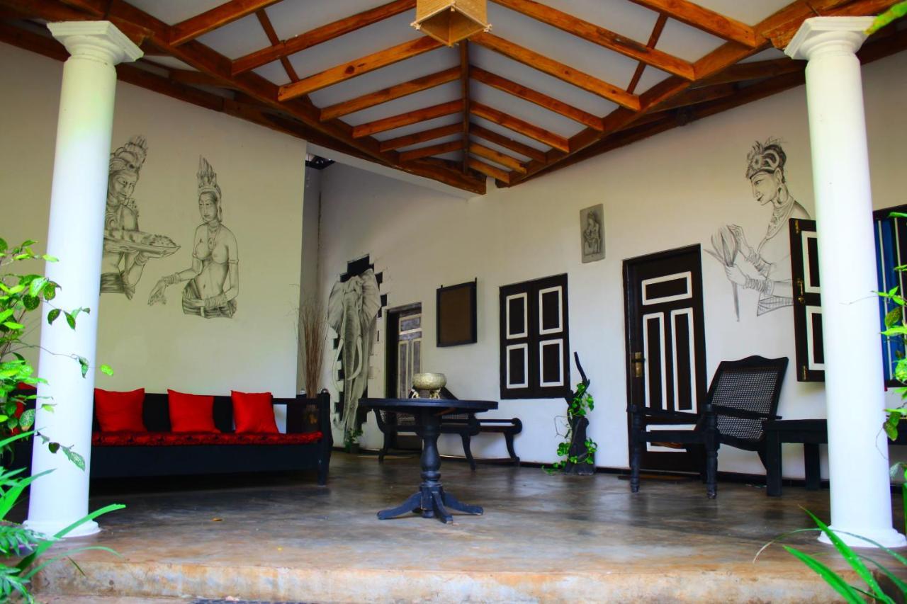 The Courtyard Villa سيغيرِيا المظهر الخارجي الصورة